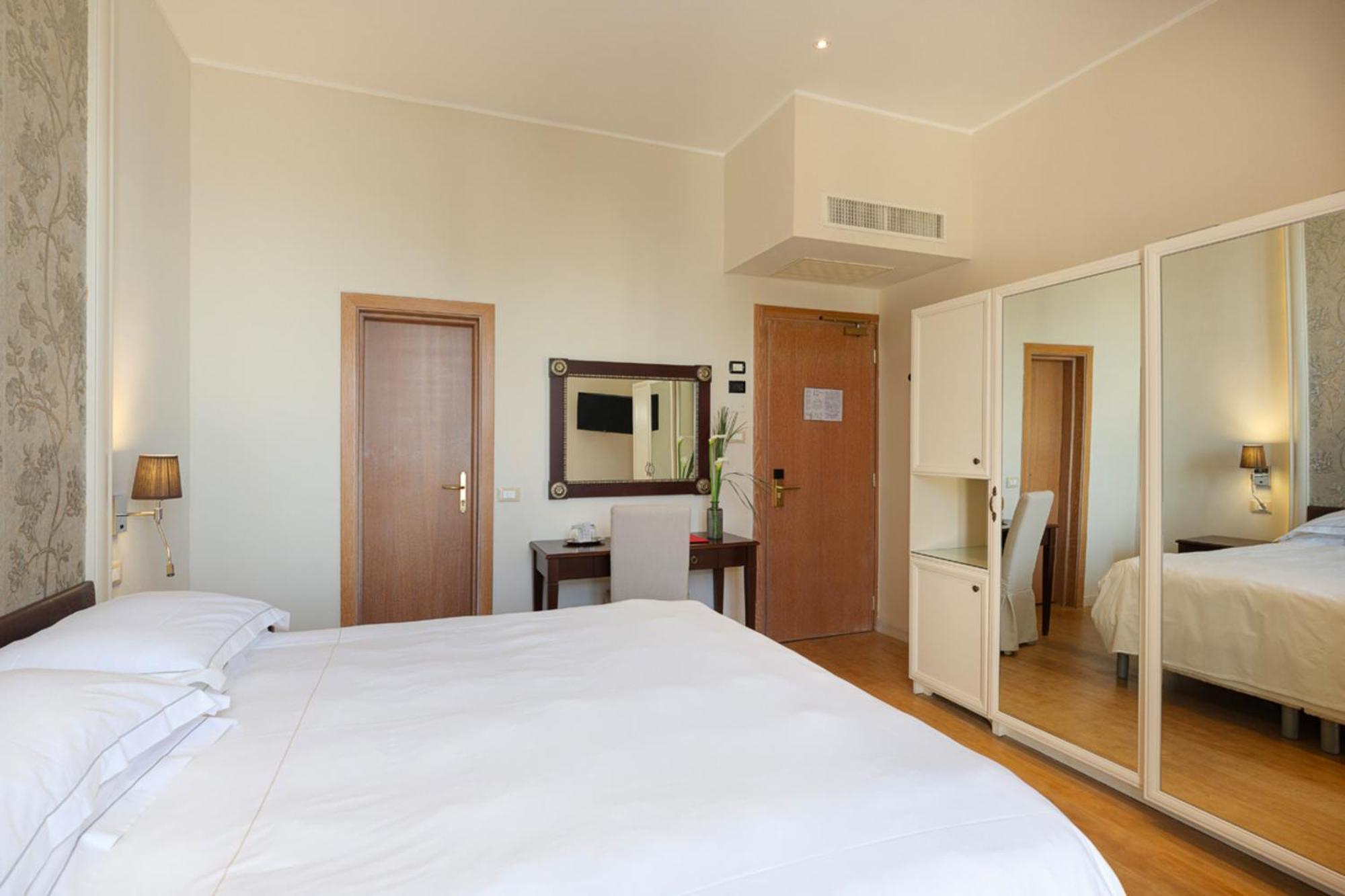 אלסיו Grand Hotel Mediterranee מראה חיצוני תמונה
